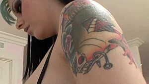 sitter nicole malice earns a huge facial from client's husband