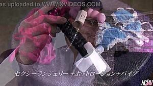 유 사쿠라, 유리 아이네, 장난감 박음하고 자지 빨래?