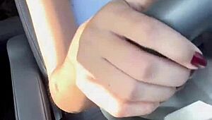 No trânsito pelada, outdoor masturbation with natural tits and orgasm vibes?