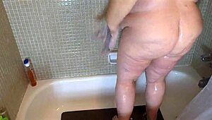 big juicy fat ass white bbw milf flashes huge pussy lips in shower