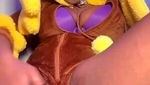 i came everywhere in this lopunny cosplay squirting scene 😍