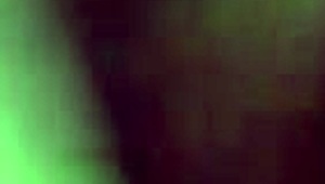 Κοίτα πώς αυτή η Βραζιλιάνα γυναίκα καβαλάει σκληρά πούτσο