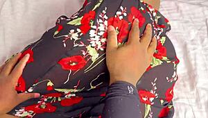 Prosí mě, abych jí vytryskl dovnitř do těsné kundičky