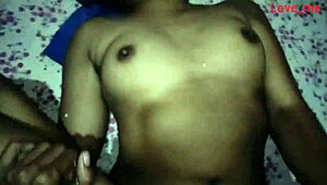 Hot Kolkata 18-year-old schoolgirl Mili in viral local banging video.