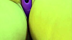 latina milf gets cum on pussy, real climax