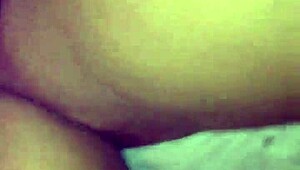 Island freak enjoys intense squirting session.