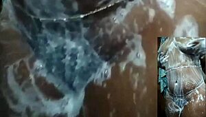 Cyndy Blackslave Showers and Squirts Lightly