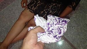 भाभी इंटेंस रोलप्ले में पैंटीज के बजाय चूत डिमांड करती है