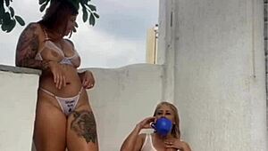 Ekshibisionis pamer memek di jalan buat tukang bangunan