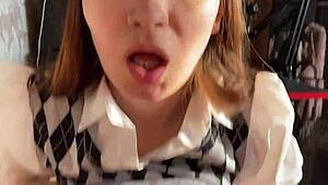 omg, stepdaughter distracts stepdad with epic dick sucking