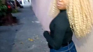 Gostosa Perfeita Fazendo Anal com Novinho Dotado