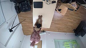 mandy mynxx deepthroats cock like a slut