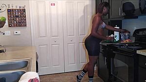 snacking turns into a hardcore creampie with muscular daddy in fantasy