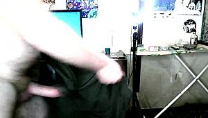 Guys, my wife’s the ultimate slut, enjoy her fisting and creampie today