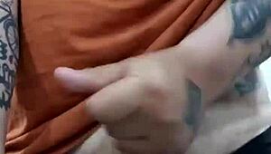 Josué Seeks Mature Woman for Unexpected Fun and Connection.