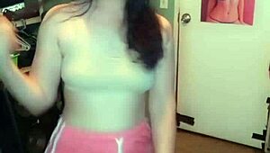 Catherine Grey twerks on Snapchat