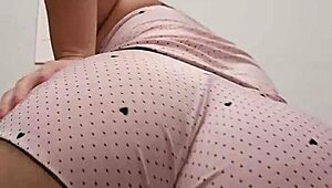 Ruivinha Gostosa Mostrando os Peitos e a Bucetinha Rosa