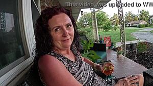 Ali Allure dráždi pannu nevlastného syna v parnej scéne v prívese