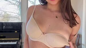 Curvy Colombian Teases With Striptease