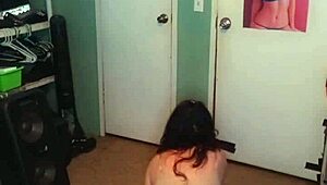 Catherine Grey twerks on Snapchat