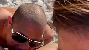 amigas procuravam um pau para sentar enquanto cornos bebiam sem dar aten��o dei o que elas tanto queriam uma grande rola pt 1