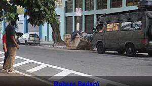 o negão arrombou a bucetinha da vovó no motor home