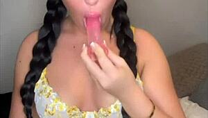 Amateur woman solo session