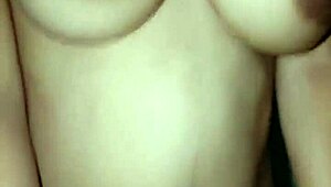 Bokep Indonesia Enjoying Beautiful Body In Rain