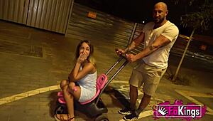 Mini-Motomami Has Come Munequita Enfadada Wants The Big Throng Inside