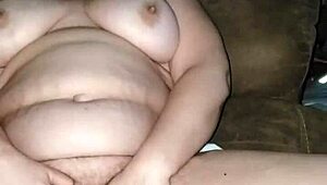 Finger banging leads to intense orgasm