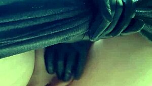 Přistihl jsem učitelku jak se honí s velkýma kozaMA ve škole