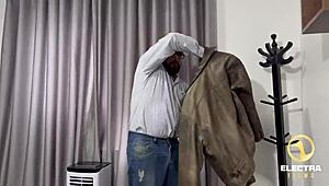 Petite Latina bids farewell to sugar daddy before flight