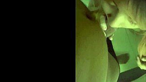 me gozo las teticas de mi prima?