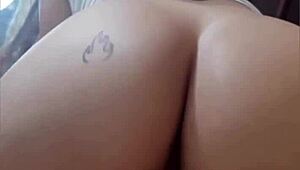 im sittin and twerkin on his big dick, feelin so good