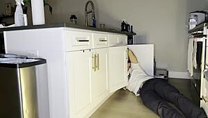 Girlfriend catches plumber with bigmax8inch, drains his pipe outdoors