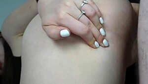 Irmã postiça se gaba da compra, gastou toda grana então tive que foder ela!