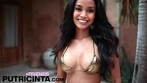 Putri cinta fingers deeply in wet, dripping setting