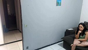 Dona de casa paga com bunda para policial kinky