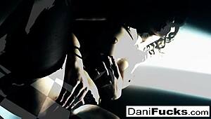 Dani Daniels seksi punya tetek gebu dan memek basah 😍