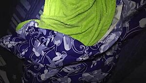 mi madrastra hechada en mi cama