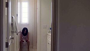 Nevěrná manželka vede těhotnou ženu Casey Calvert a Leanu Lovings do divokého gangbangu