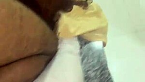 a gordinha da minha esposa estava ha 2 meses sem pica e me implorou para meter tudo