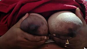 Indian Big Boob Bhabi Bathing Naked