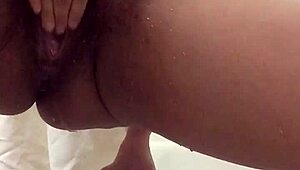 Juicemyanal Enjoys Solo Masturbation Session