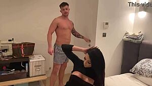 a primeira sentada no britanico e so o comecinho com pernas transsexuais e crossdressing sexy