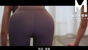 Seductive poses in tight pants tempt into doggystyle sex