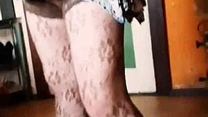 i feel so good masturbating like klaudiaambergirl while dancing in stockings