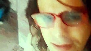 Girlfriend Gives Deep Throat Oral on Balcony