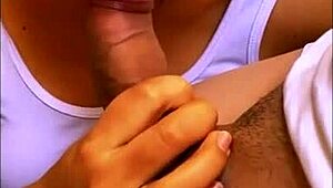 la colegiala timida se quedo en el apartamento de su amigo despues de fiesta y el tenia otros planes 😏