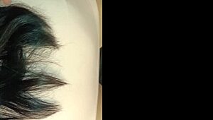 Löydän äitipuoleni katsomasta pornoa xvideosista ja kuumenen ja kiihotun suihku leluilla ja perse naidolla.